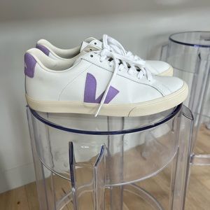 Veja Esplar purple lavender lilac suede logo